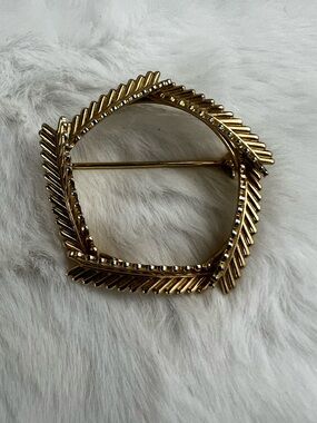 Vintage Charles Reis Gold Filled Brooch